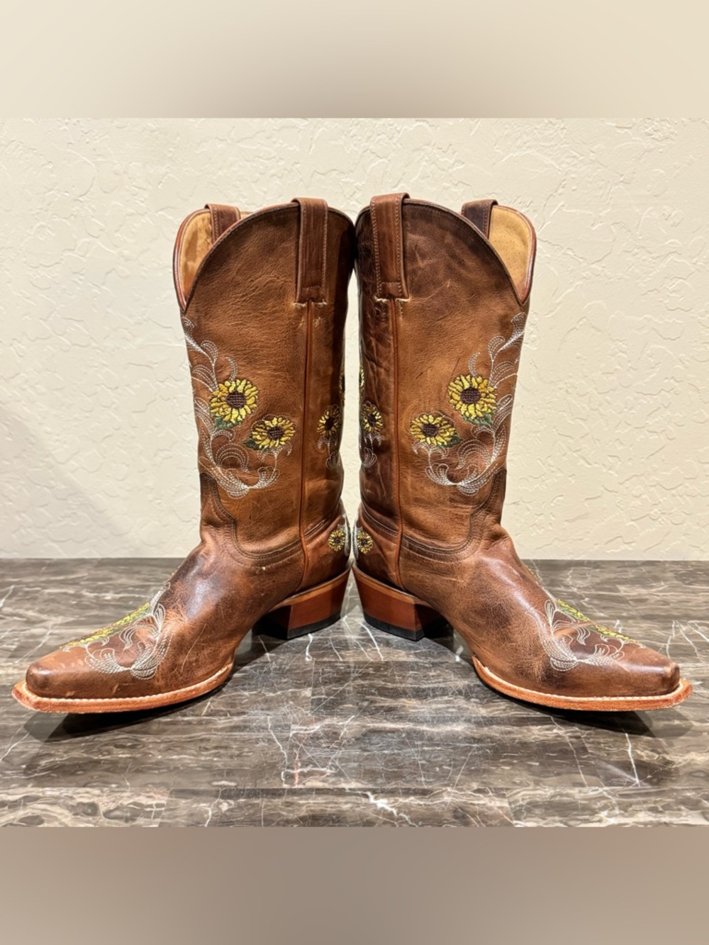 Shyanne Jolyn Sunflower Embroidered Leather Cowboy Boots - Picture 8 of 14